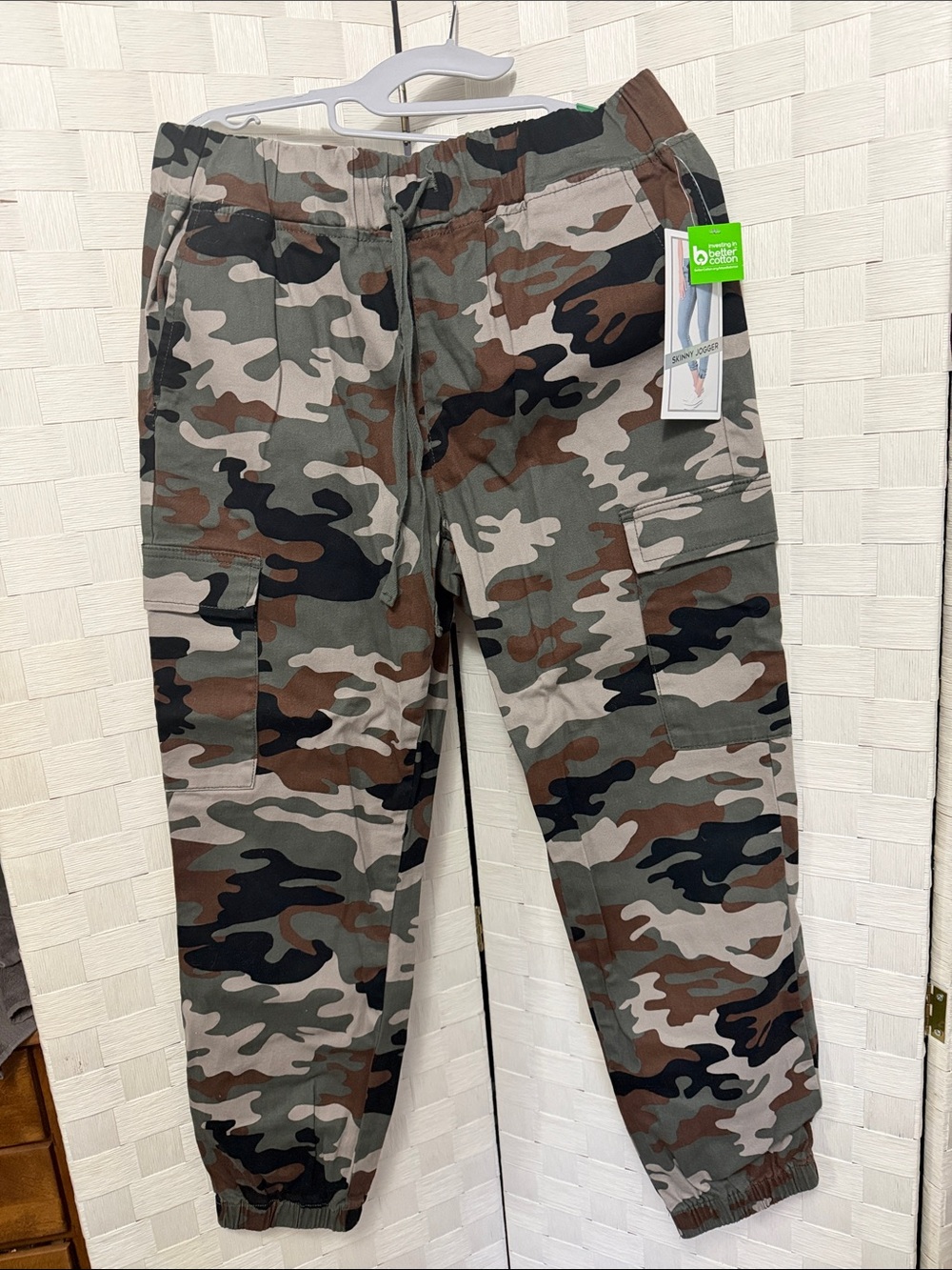 womens Camo Cargo Jogger Pants - Green/Brown